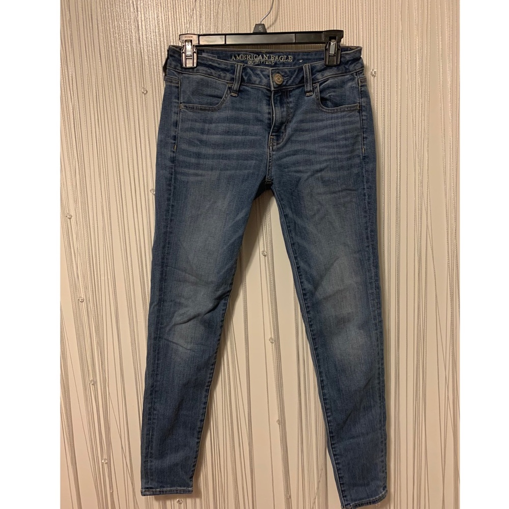 Low rise American eagle jeans